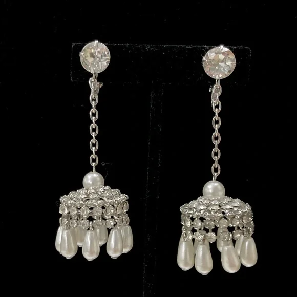 Vintage Pearl rhinestone chandelier earrings 2.5" - Picture 3 of 7